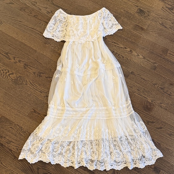 Dresses & Skirts - Elegant White Lace Off-Shoulder Dress